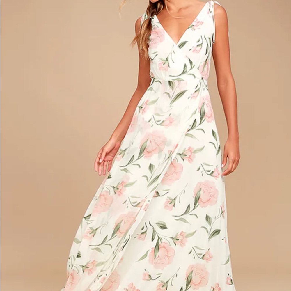 Lulu’s Romantic Possibilities White Floral Print Maxi Dress - size small